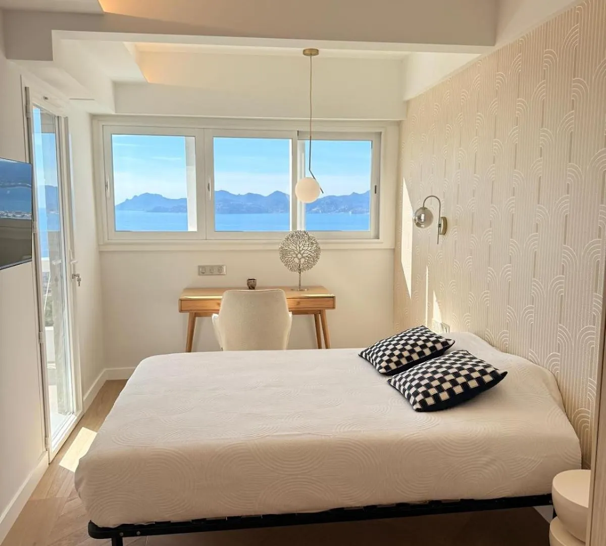 Panoramic Sea View Cannes Renovated 3 Bedrooms - Swimming Pool 0*,  France